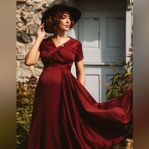Elegant 1950s Vintage Satin Maternity Dress in Deep Wine Red - Audrey Hepburn